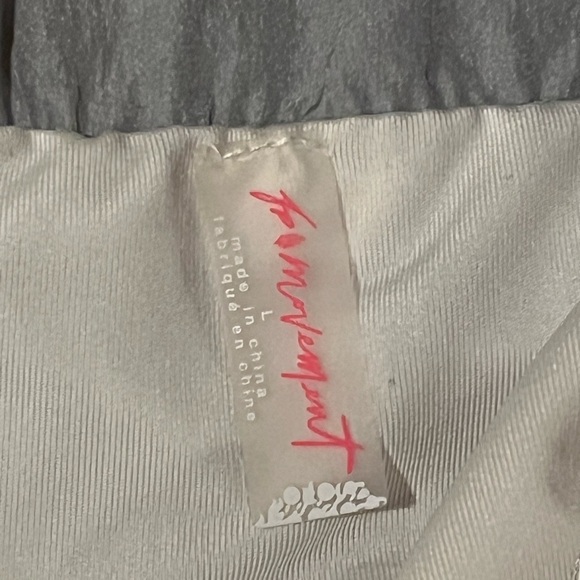 FREE PEOPLE MOVEMENT WAY HOME SHORT- Woman’s Large - Picture 6 of 10